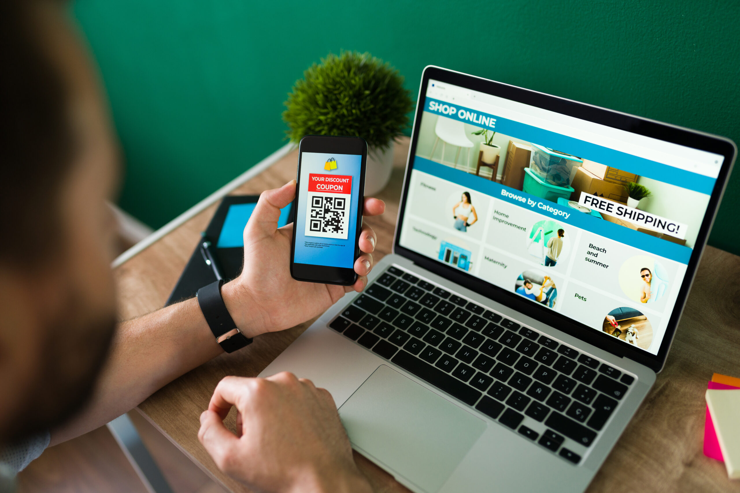 Apple eCommerce: How Apple Masters Online Retail